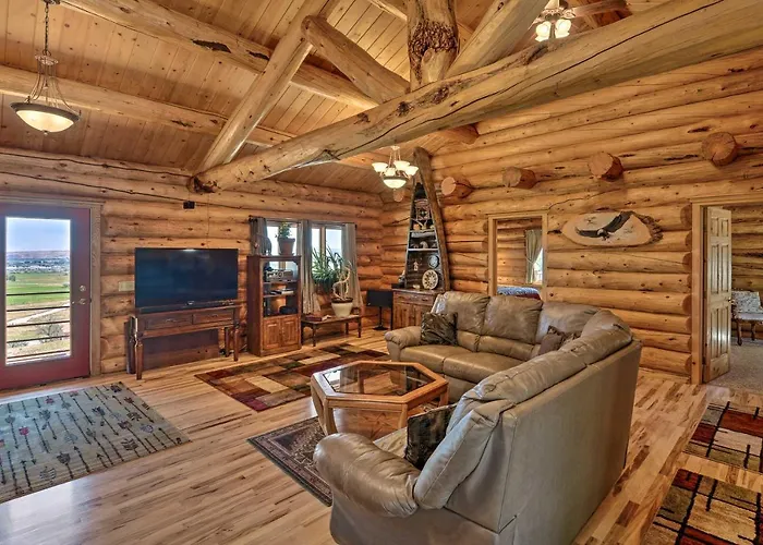 Exquisite Log With Valley Views! Lander