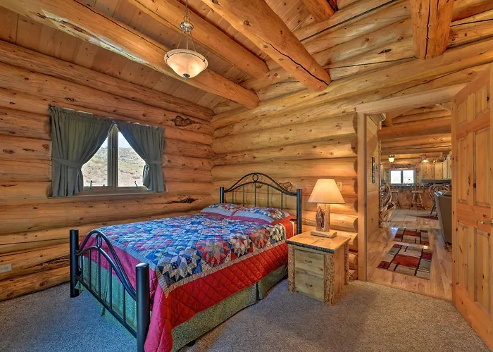 Exquisite Log With Valley Views! Holiday home