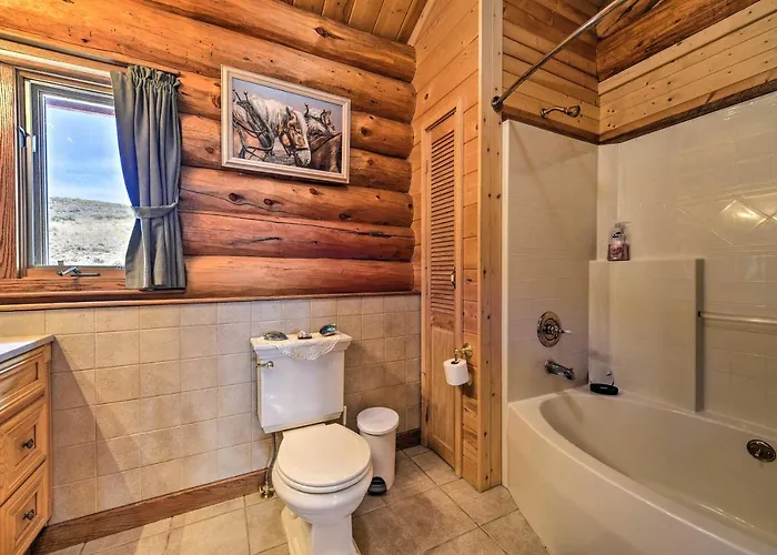 Exquisite Log With Valley Views! *
