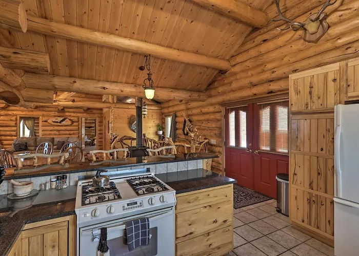 Exquisite Log With Valley Views! Lander