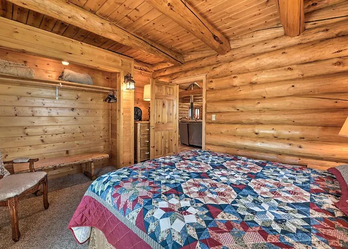 Holiday home Exquisite Log With Valley Views!