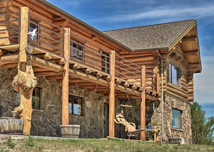 Holiday home Exquisite Log With Valley Views! Lander