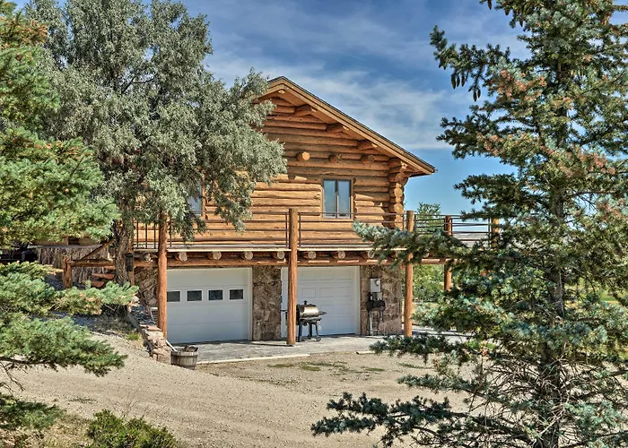Exquisite Log With Valley Views! *