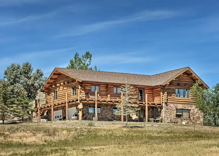 Exquisite Log With Valley Views!
