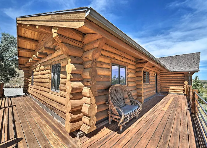 Exquisite Log With Valley Views! Lander